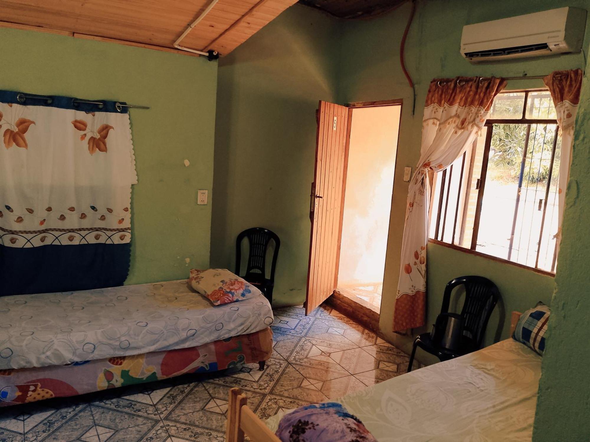 Hostel Loli Puerto Iguazú Zimmer foto